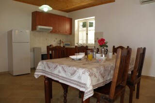 accommodation aurora villa equipped kitchen